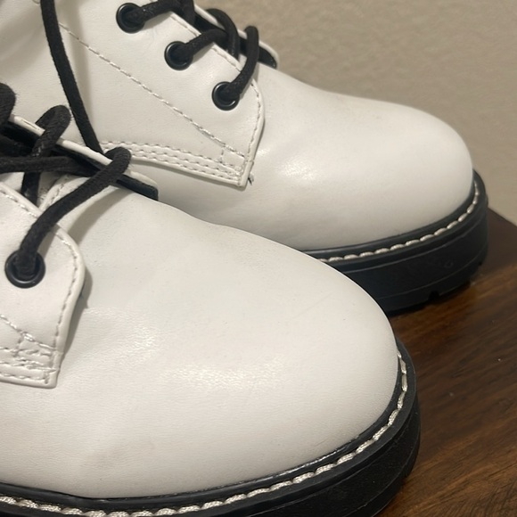 Madden Girl White combat lace up chunky boots size 8.5 - Picture 3 of 11